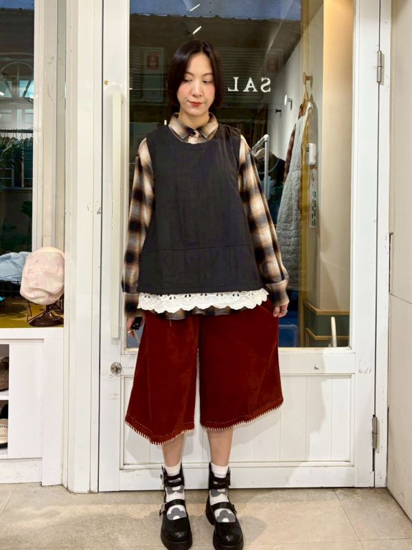 直條刷刷布下擺蕾絲拼接背心 