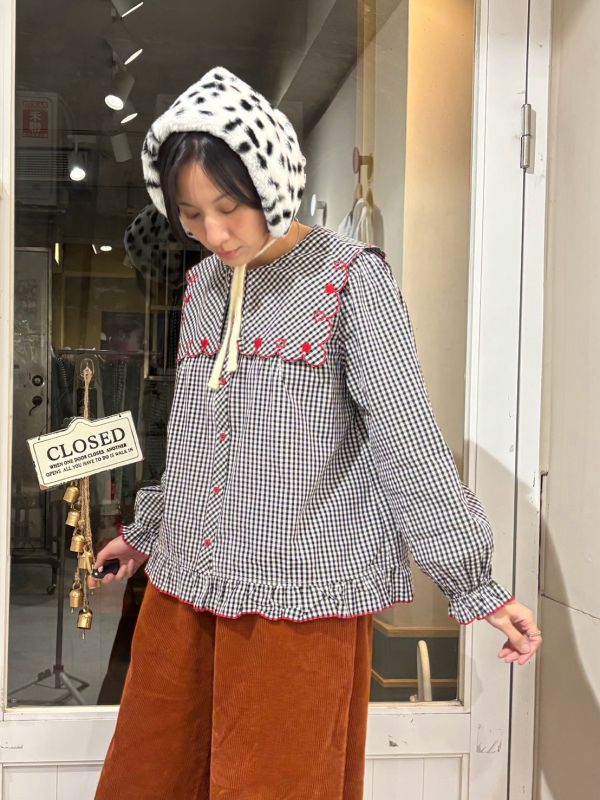 紅鈕釦大方型翻領紅滾邊刺繡格子襯衫格子襯衫 