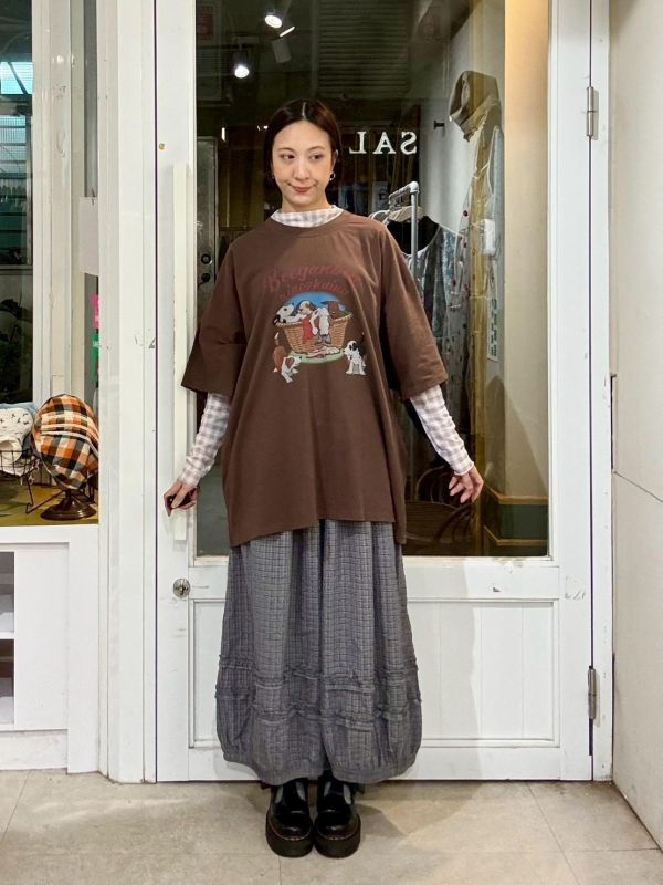 復古海報風格ㄧ籃小狗狗tee 