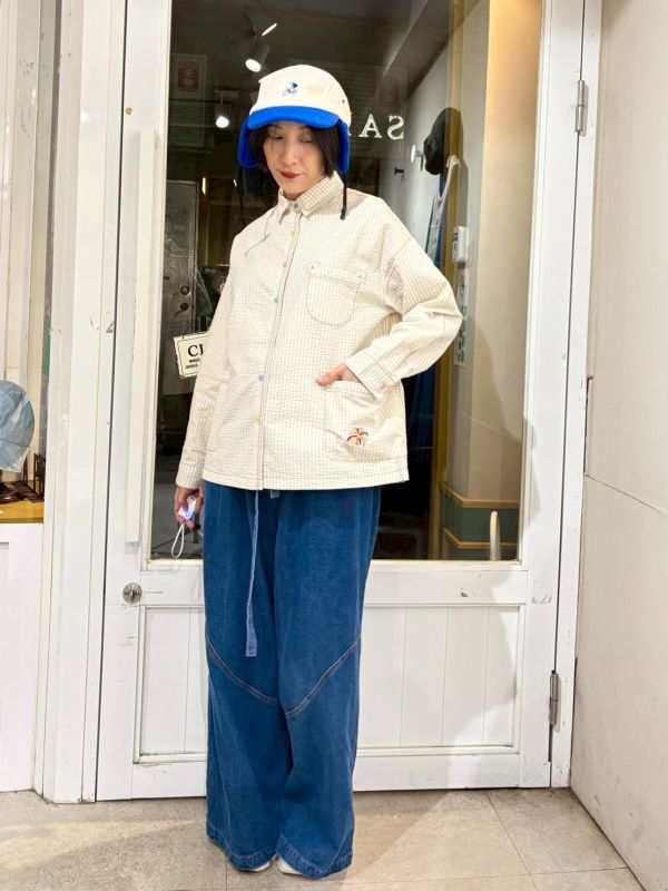 泡泡布彩色花朵鈕釦條紋襯衫 