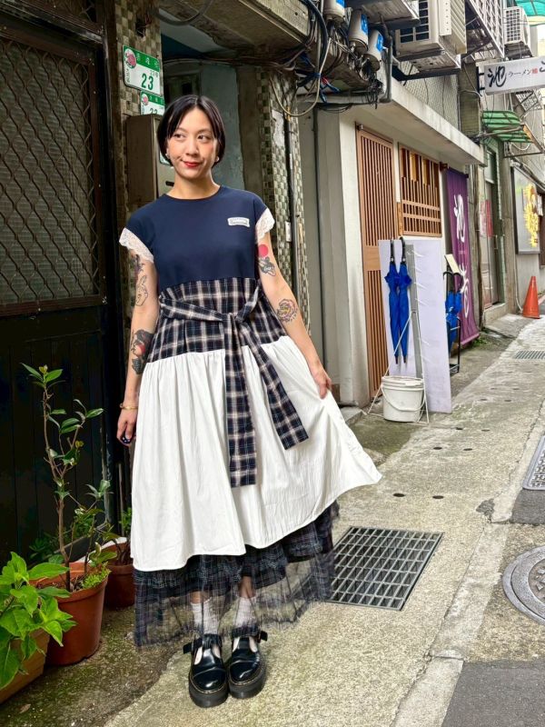 蕾絲袖格紋拼接洋裝 