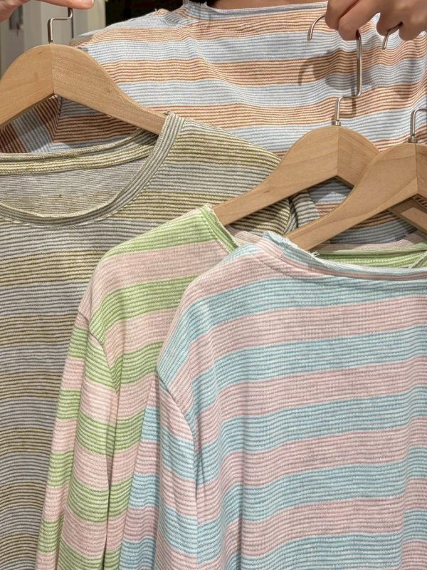 撞色橫條紋捲邊薄長袖 