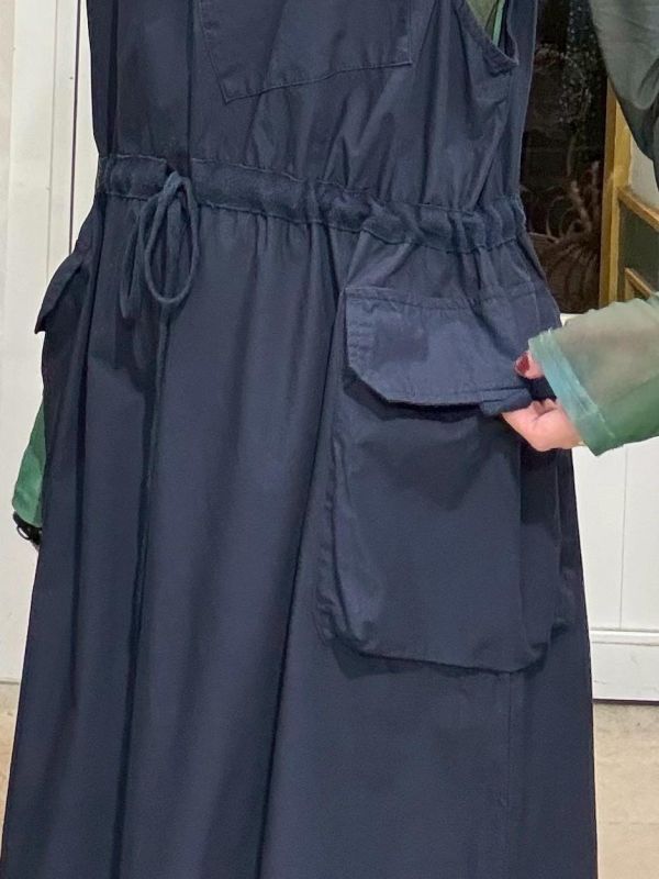 腰抽繩兩側立體大口袋背心洋裝 