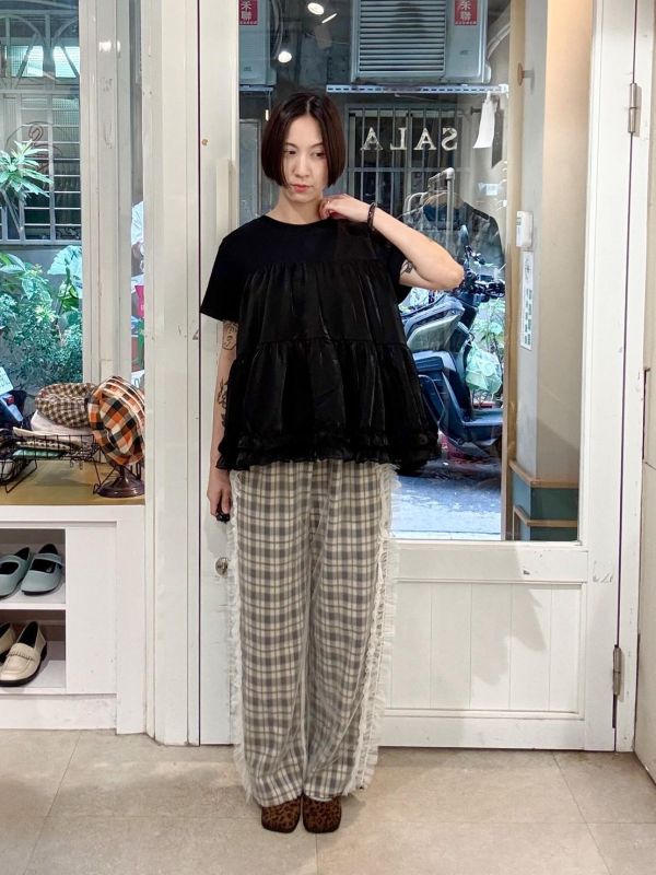 異材質拼接紗上衣 