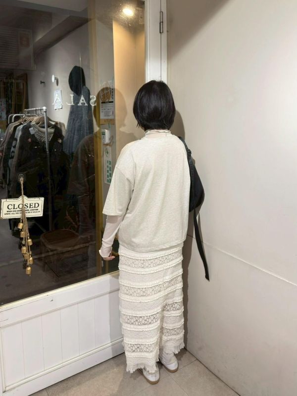 小房子刺繡設計圓領上衣 