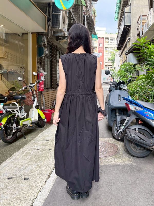 花苞抓皺抽繩腰背心洋裝 