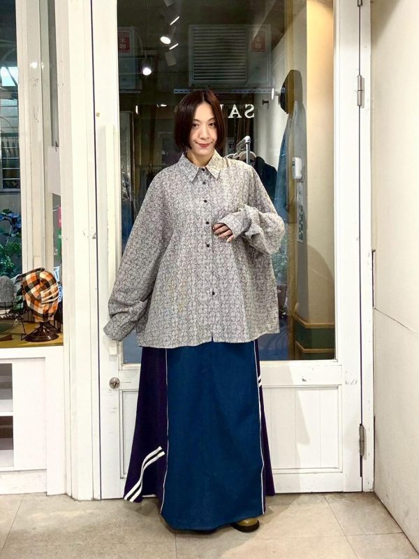 滿版花落肩寬版花形鈕扣襯衫 