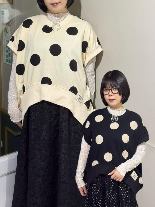 大圓點布標前短後長上衣 
