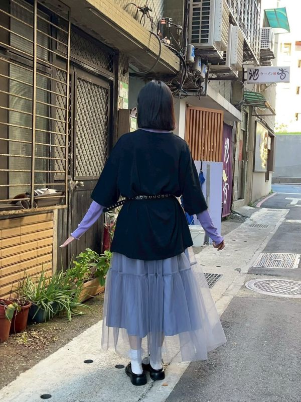 立體刺繡三朵小花oversized寬鬆Tee 