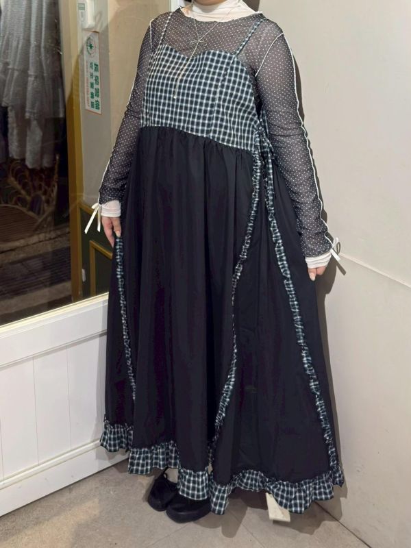 格紋拼接荷葉滾邊側綁帶吊帶洋裝 