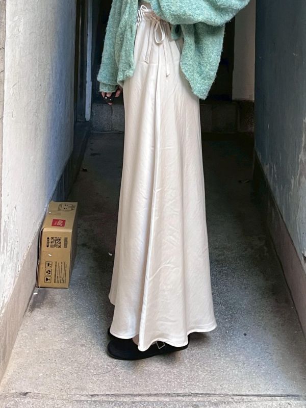 側綁帶光澤魚尾長裙 