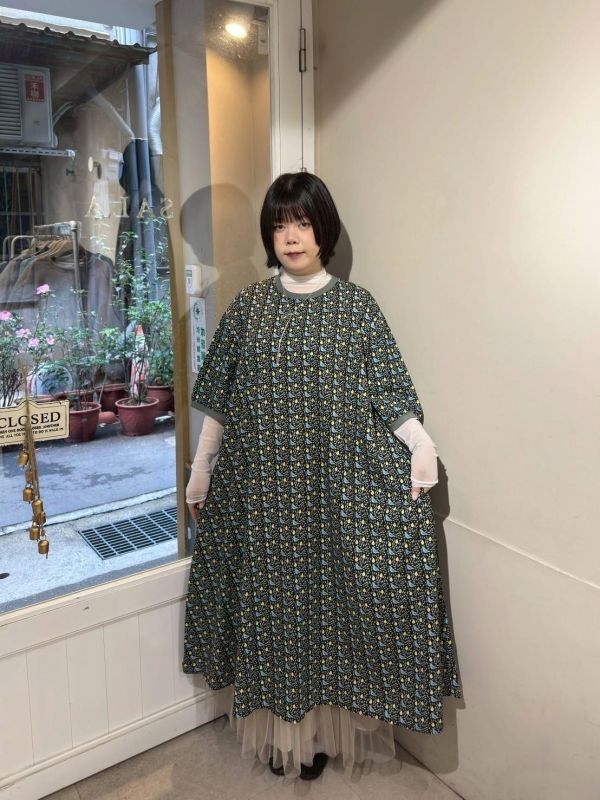 小鳥水梨印花七分袖洋裝 