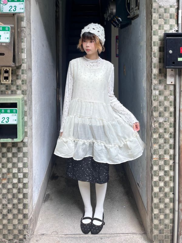 蛋糕花邊光澤紗紗背心 