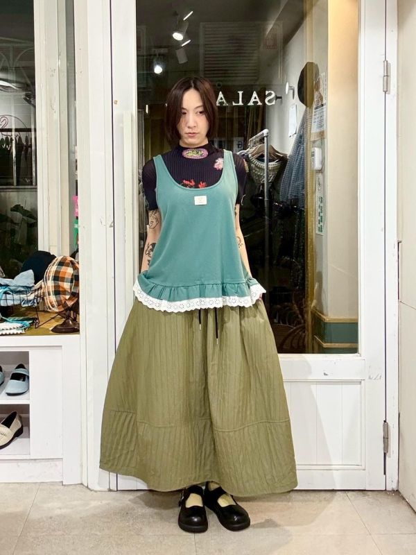 刷刷布直紋立體剪裁裙 