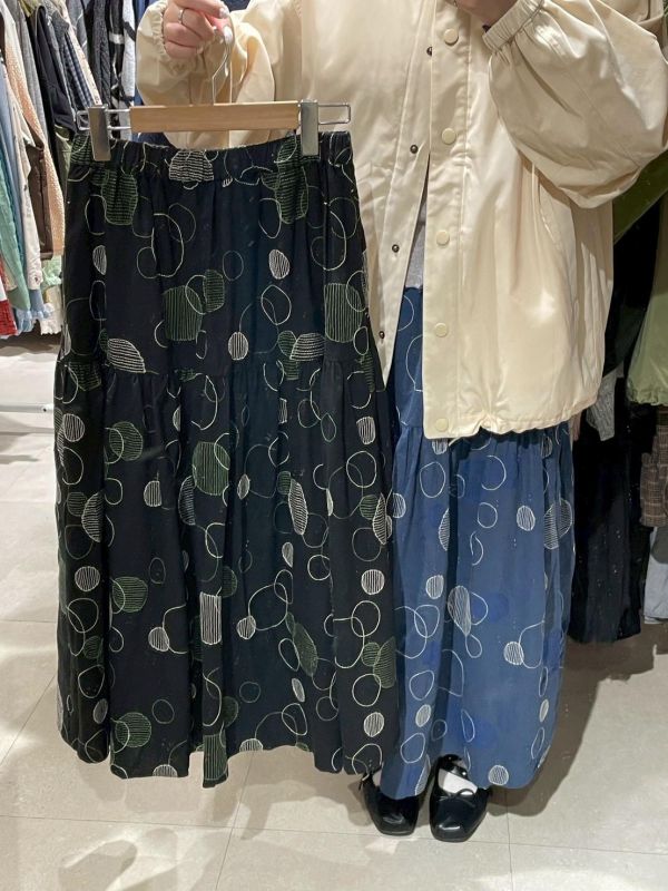 圓點線條抽繩傘狀長裙 