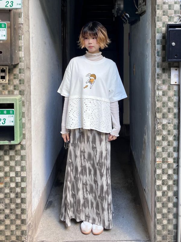 貓咪刺繡拼接蕾絲抽繩上衣 