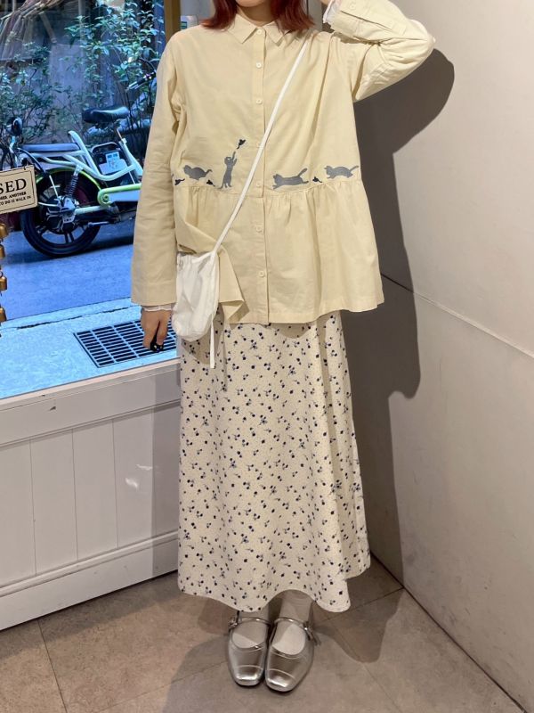 黃色貓咪刺繡下傘擺襯衫 