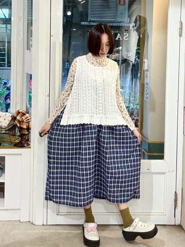 蕾絲兩側綁帶背心 