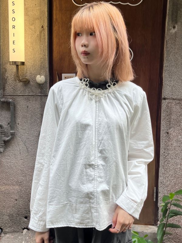 白色明線圓領長袖襯衫 