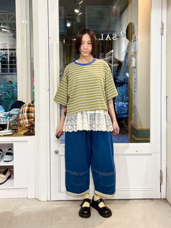 蕾絲拼接白背心 