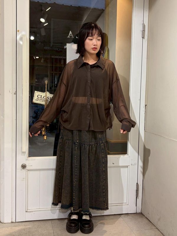 側邊魚骨抽皺直紋透膚襯衫 