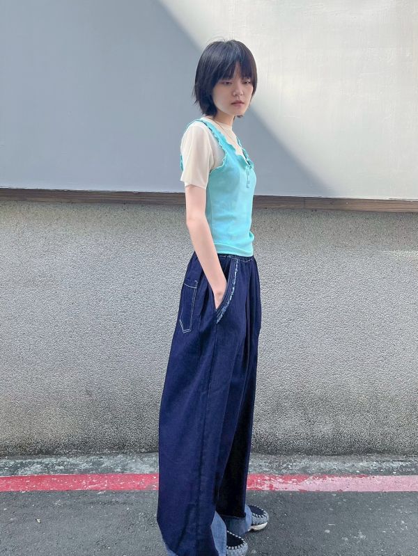 反折褲管雙口袋抽虛鬆緊腰牛仔長褲 