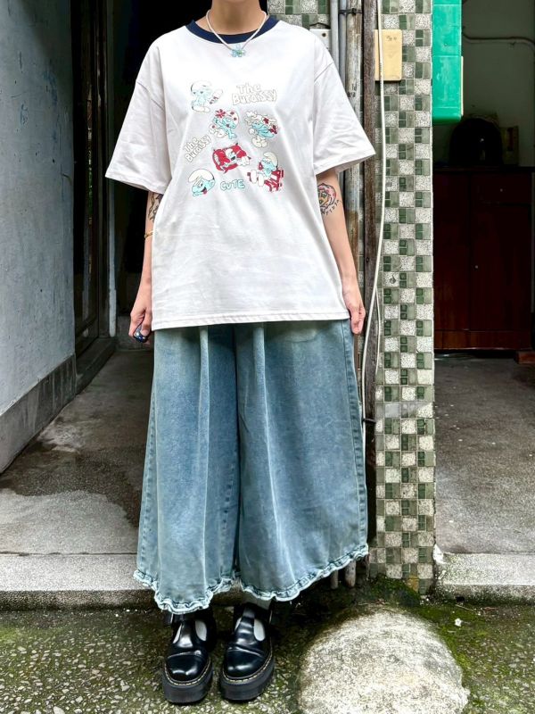 藍色小精靈領口滾邊tee 