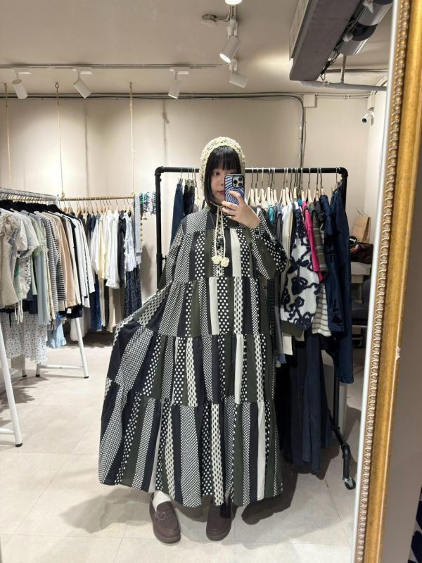 波點色塊拼接傘擺洋裝 