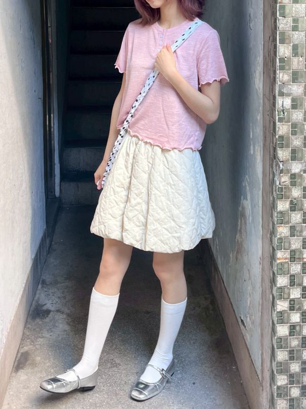 小花排釦圓領木耳針織上衣 