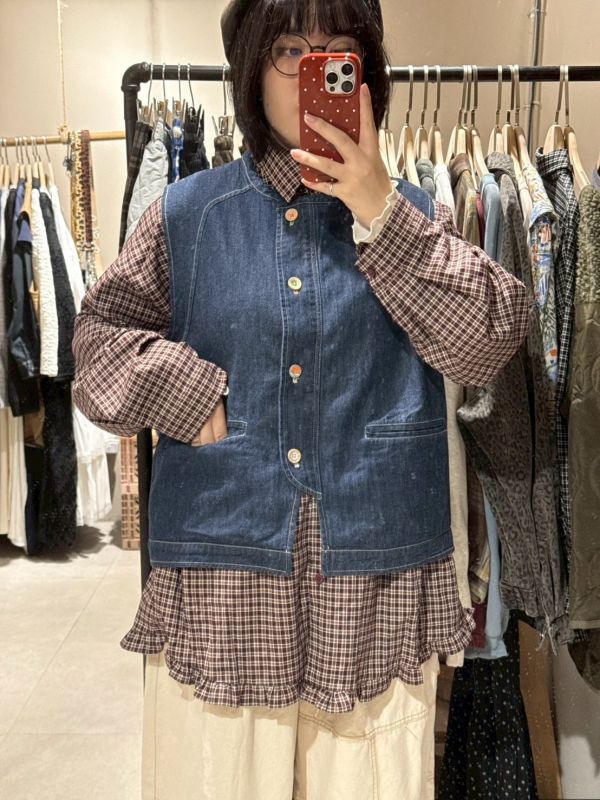 牛仔藍花色釦車縫線背心 