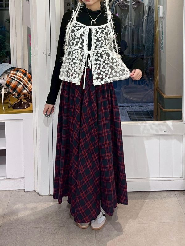 綁帶滿版刺繡小花可調節吊帶背心 