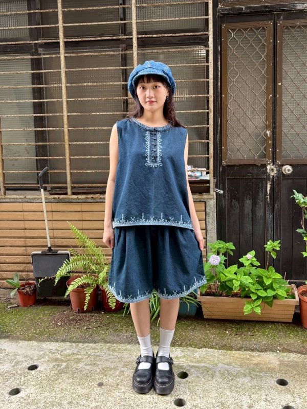 刺繡圖騰背心五分褲套裝 