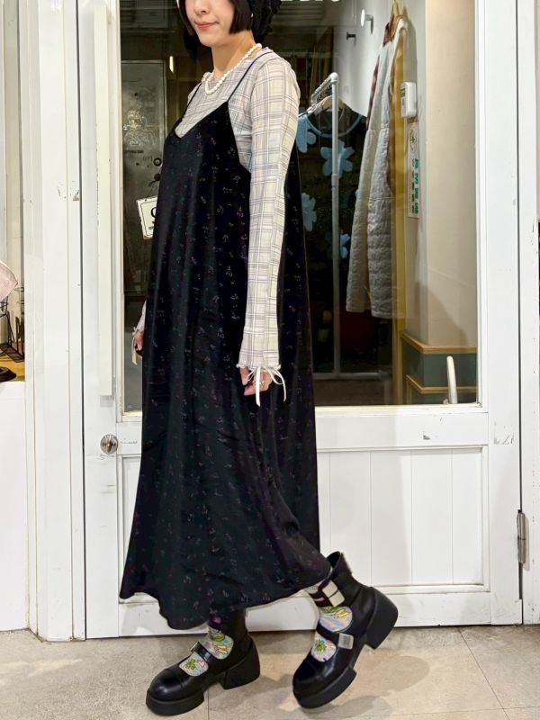 天鵝絨吊帶洋裝 