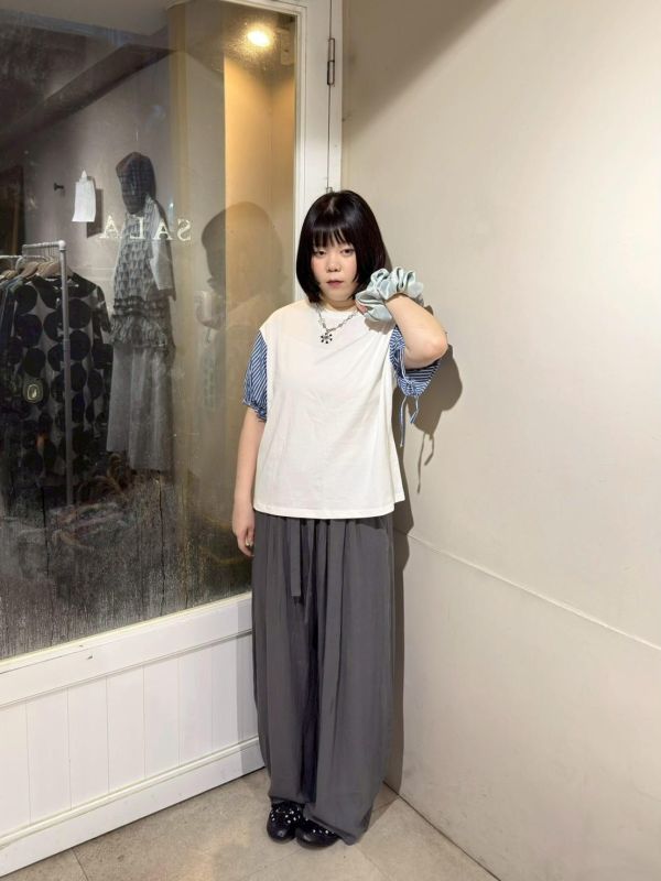 拼接條紋綁小天鵝刺繡泡泡袖上衣 