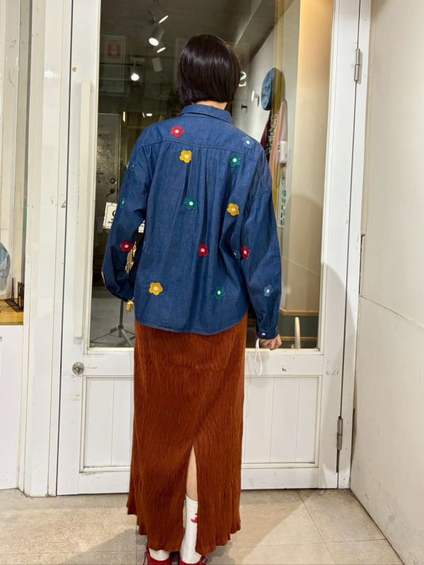 刺繡花牛仔襯衫 