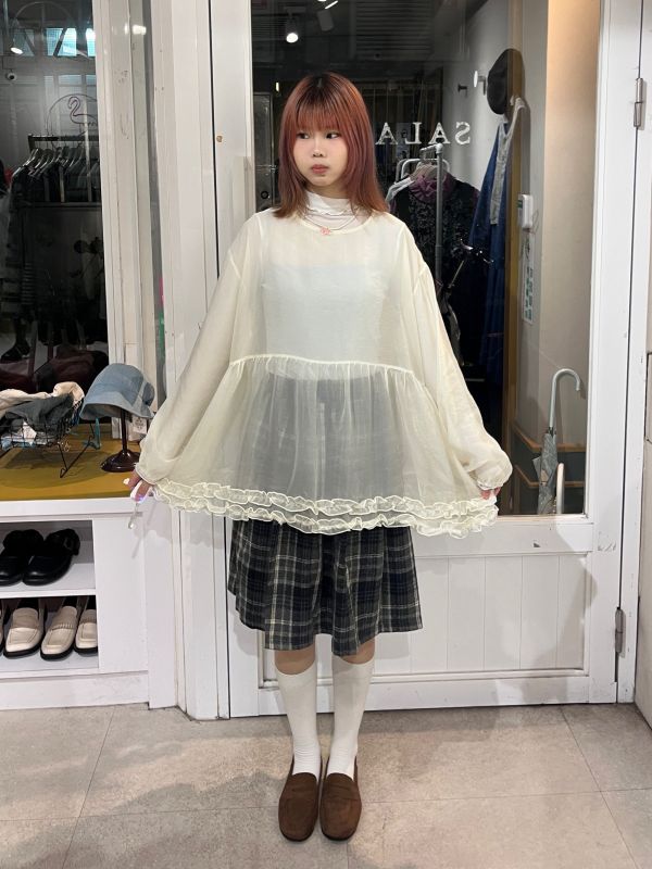 光澤透膚花邊外罩長袖上衣 