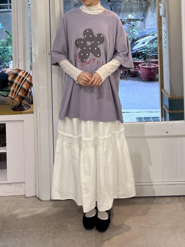 花朵字母印花落肩短袖Tee 