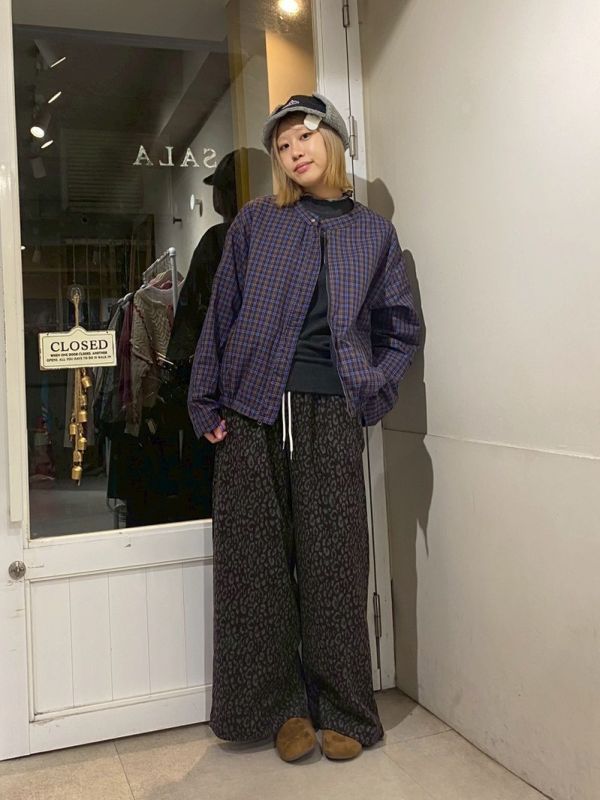 滿版豹紋寬鬆垂墜長褲 