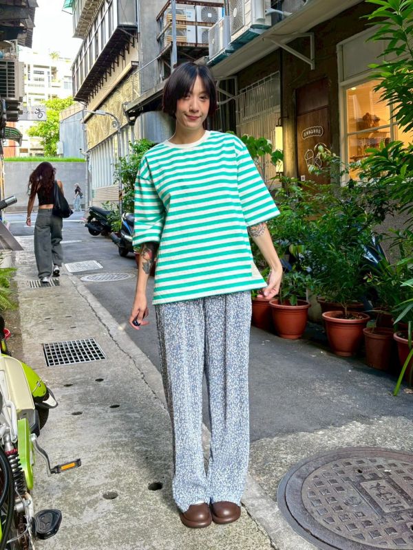 綠白條紋tee 