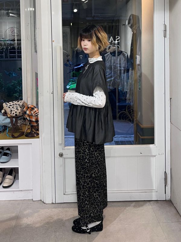 滑面光澤仿牛仔小飛袖傘擺上衣 