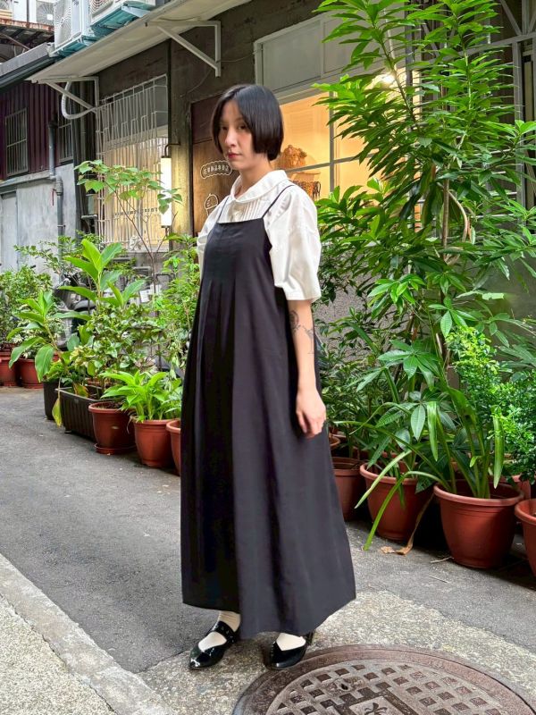 打褶吊帶洋裝 