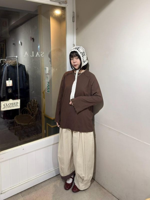 棉質捲邊寬鬆喇叭袖上衣 