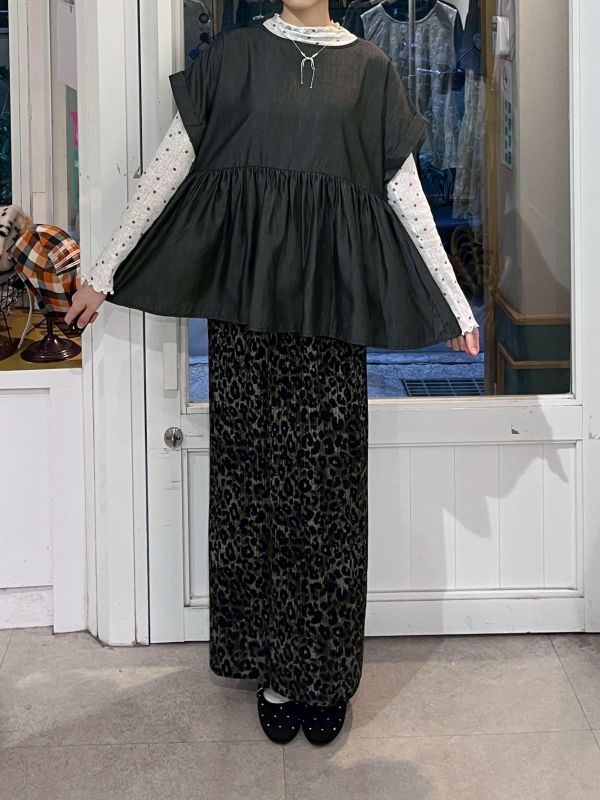 滑面光澤仿牛仔小飛袖傘擺上衣 