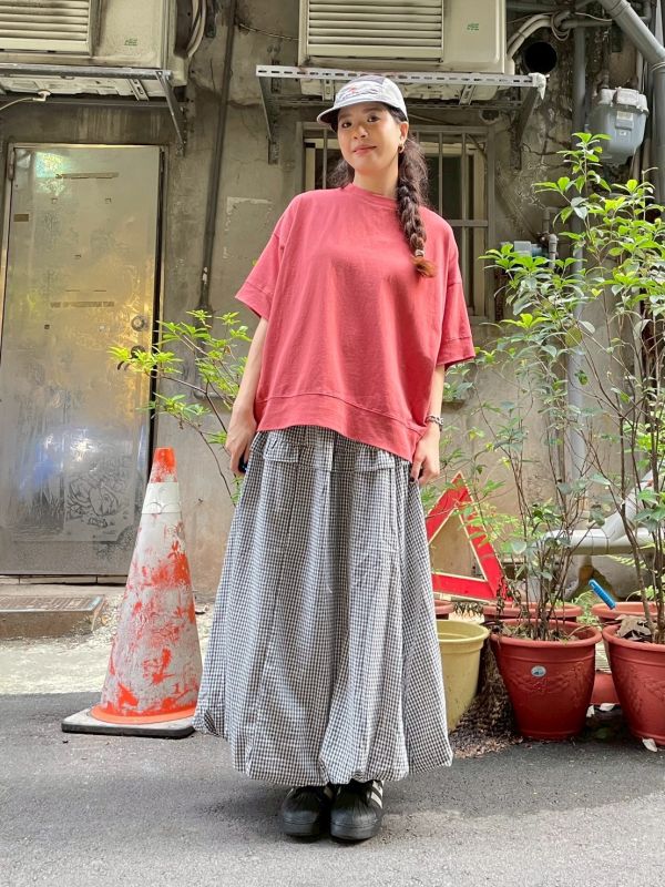 素色飛鼠袖落肩圓領前短後長寬鬆Tee 