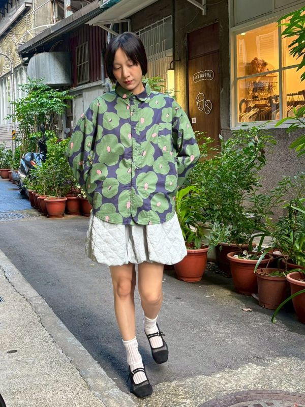 包布釦滿版花襯衫 