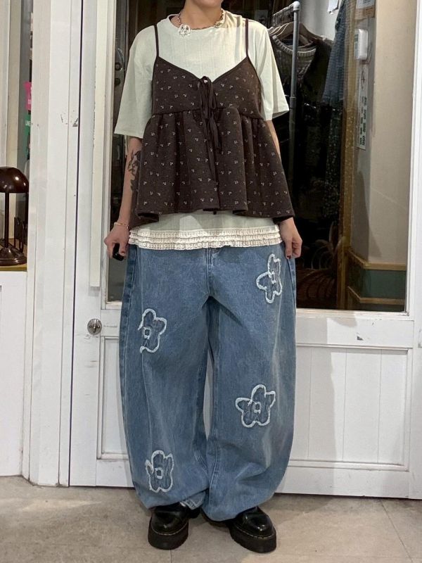 涼感親膚壓紋下擺蕾絲拼接短袖上衣 