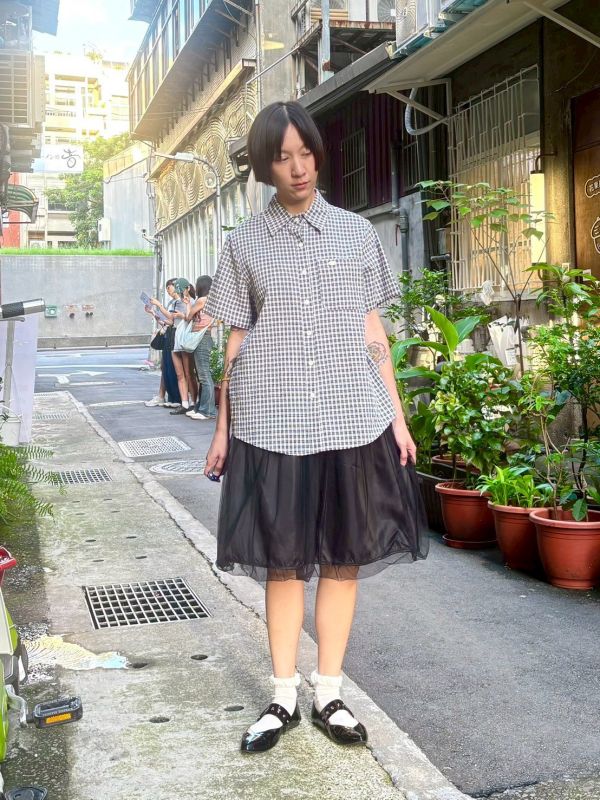 圓弧下襬格子襯衫 