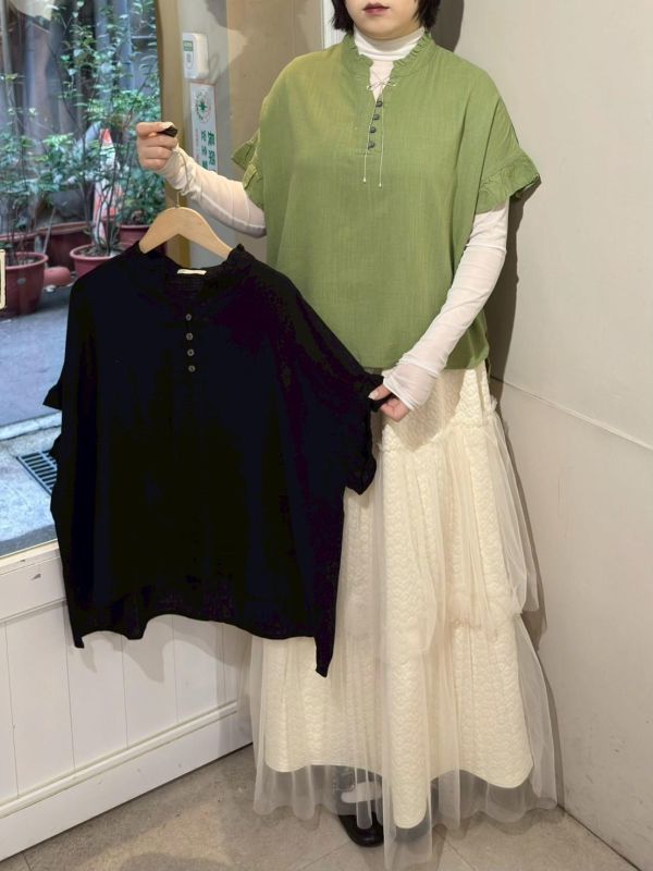 棉麻荷葉袖排扣前短後長上衣 