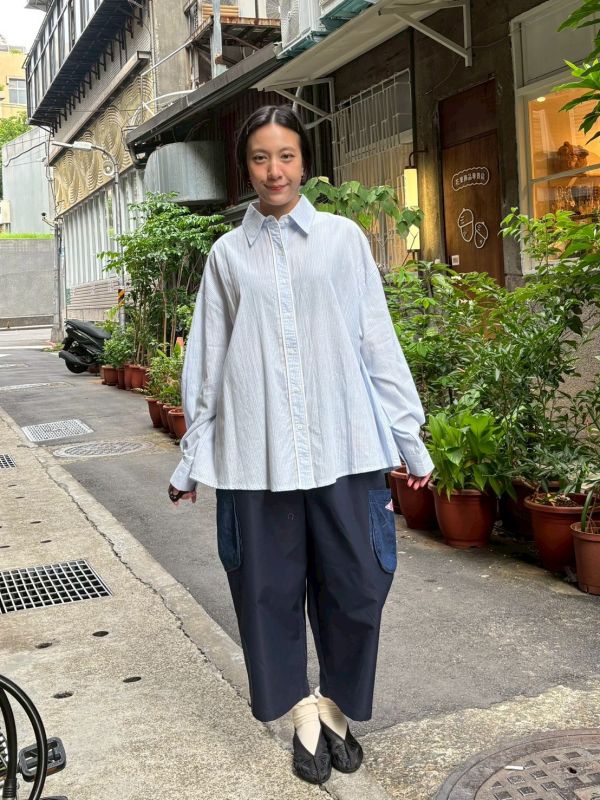 落肩排扣兩側立體滾邊條紋襯衫 