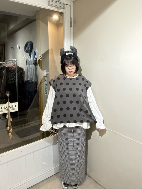 大圓點小口袋後布標背心 